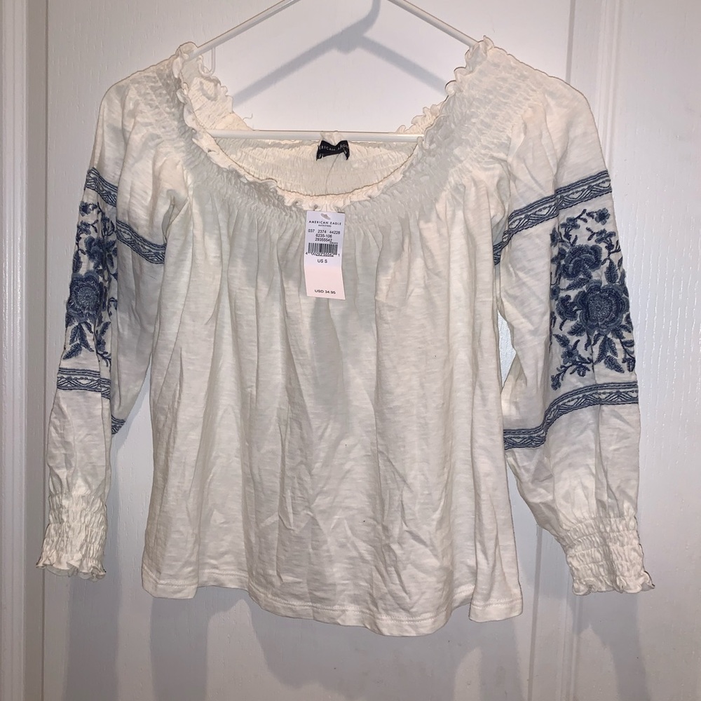 BRAND NEW off the shoulder shirt, American Eagle